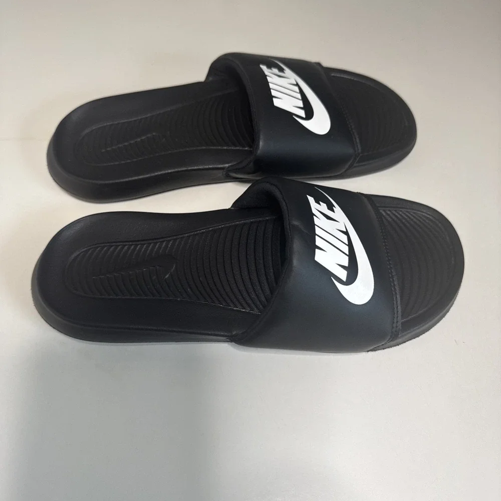 Nike Victori One Mens Slides Black White CN9675-002 Size 7 Athletic Sandals